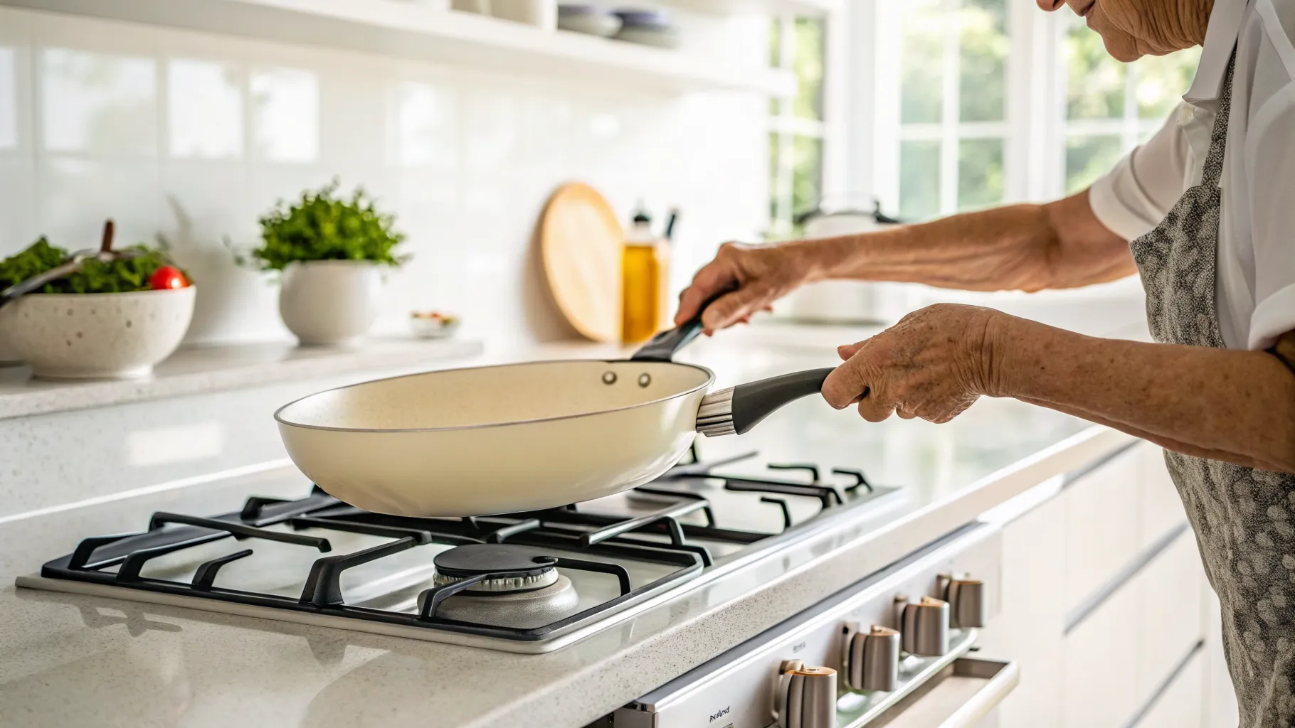 Choosing Lightweight Cookware to Reduce Wrist Fatigue: An Ergonomic Guide