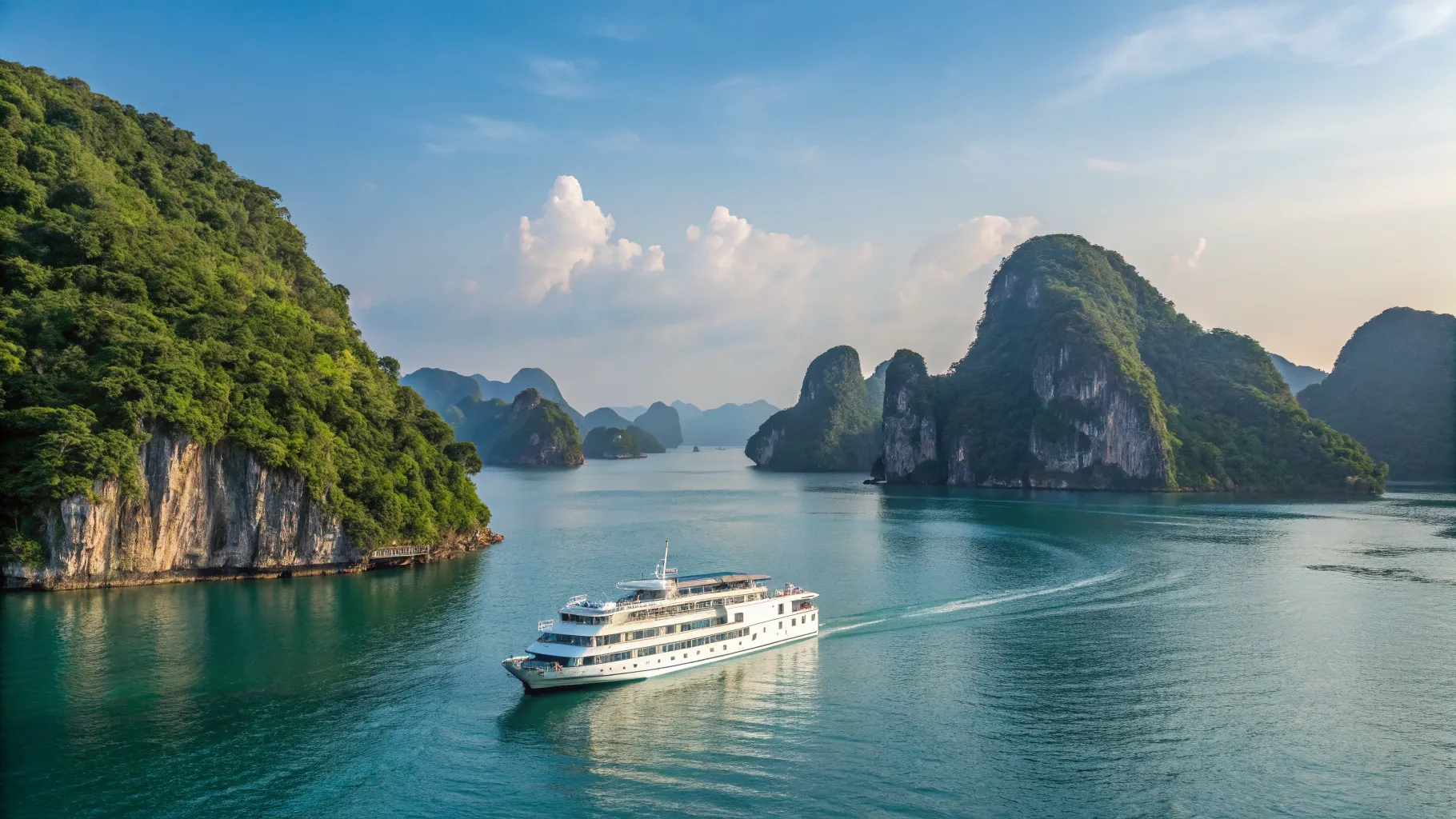 Discover the Ultimate 10 Days Vietnam and Thailand Southeast Asia Highlights Cruise from Bangkok