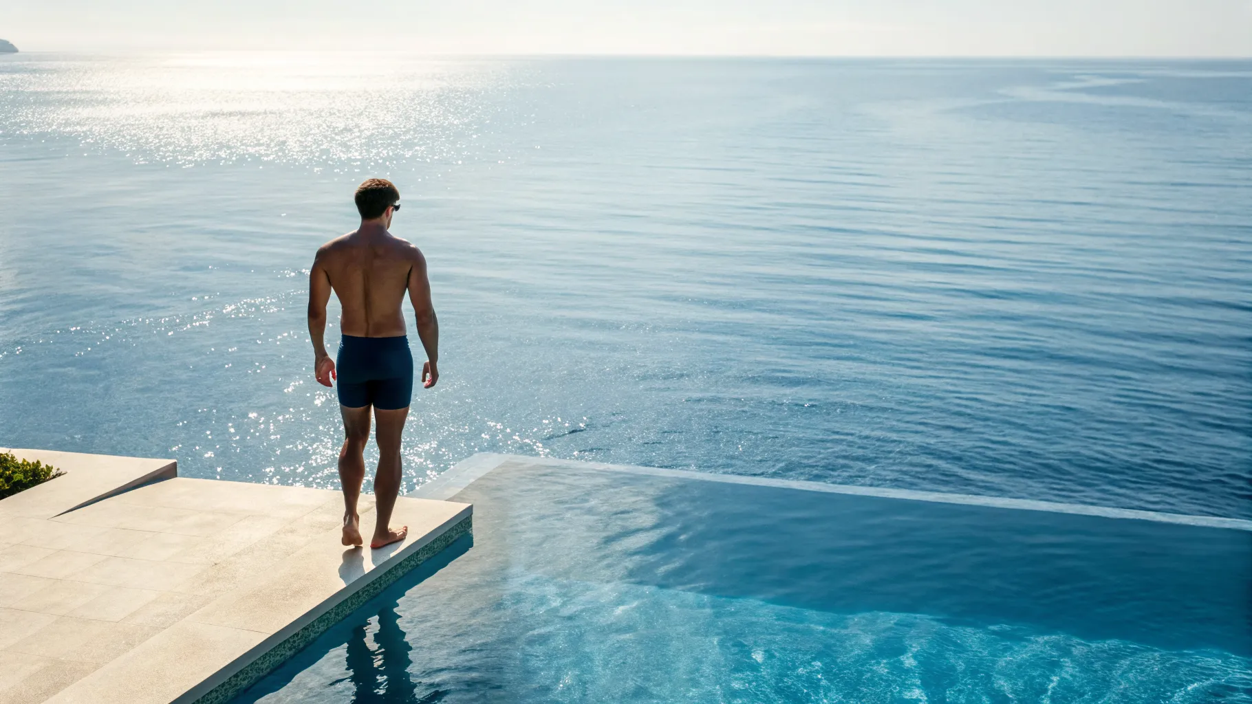 Discover Top Deals: Fitted Swimwear for Men on Sale
